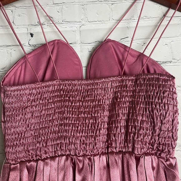 Asos Little Mistress Maternity satin midi dress with pleated skirt in berry-Red - Picture 10 of 15